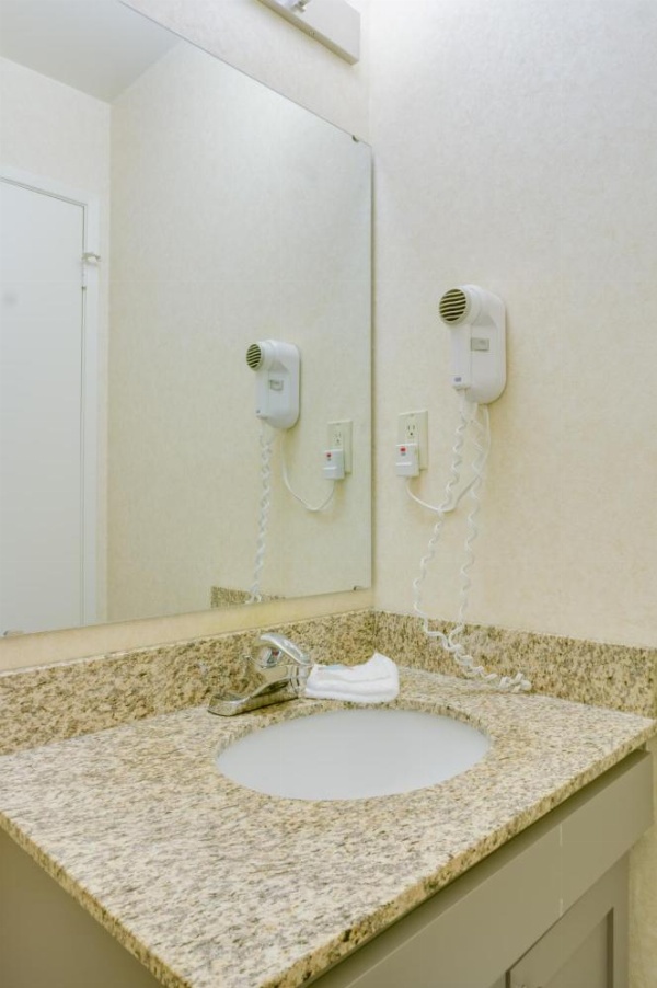 Travelodge by Wyndham San Francisco Bay image 24